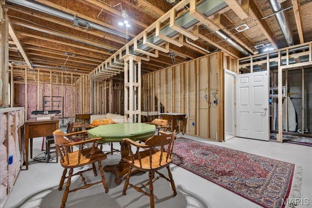 14736 Thornbird Manor Parkway, Chesterfield, MO 63017