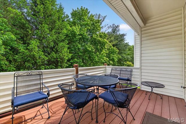 14736 Thornbird Manor Parkway, Chesterfield, MO 63017
