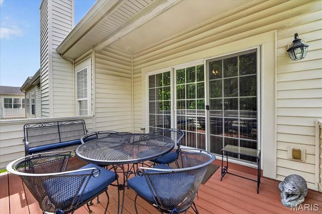 14736 Thornbird Manor Parkway, Chesterfield, MO 63017