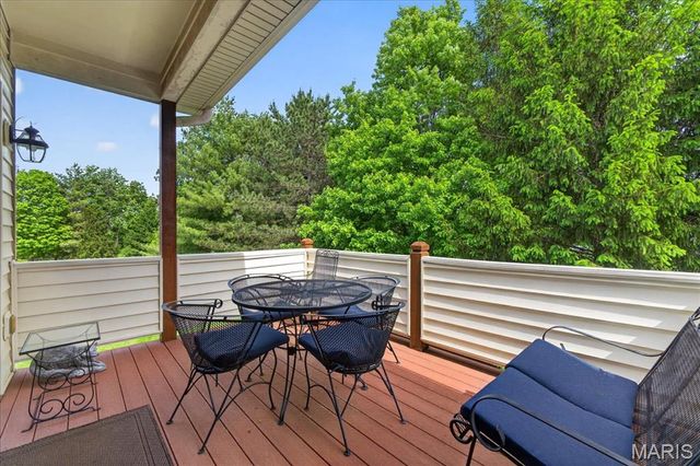 14736 Thornbird Manor Parkway, Chesterfield, MO 63017