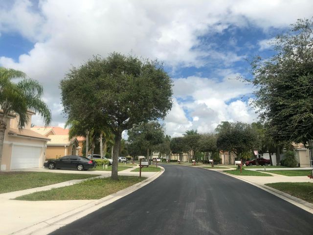 139 PRESERVE Drive, Royal Palm Beach, FL 33411
