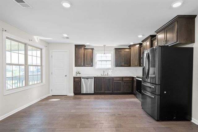 748 Jodine Ann Dr, Clarksville, TN 37043