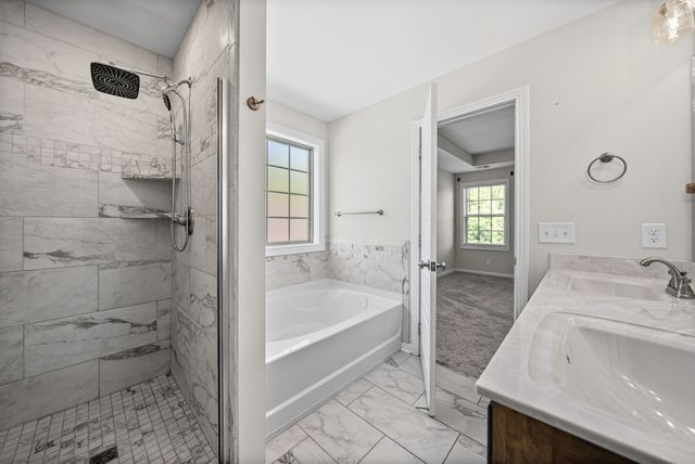 748 Jodine Ann Dr, Clarksville, TN 37043