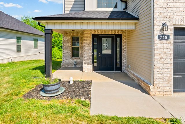 748 Jodine Ann Dr, Clarksville, TN 37043