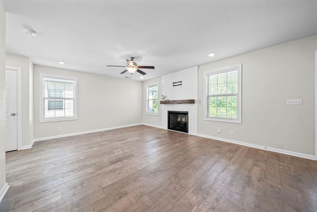 748 Jodine Ann Dr, Clarksville, TN 37043