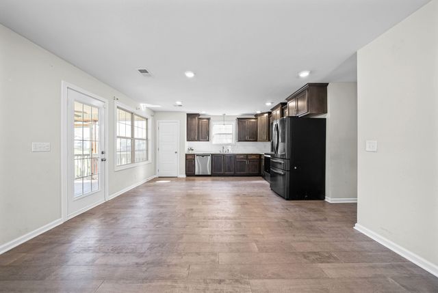 748 Jodine Ann Dr, Clarksville, TN 37043