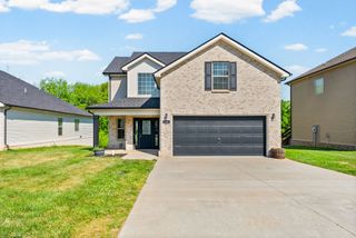 748 Jodine Ann Dr, Clarksville, TN 37043