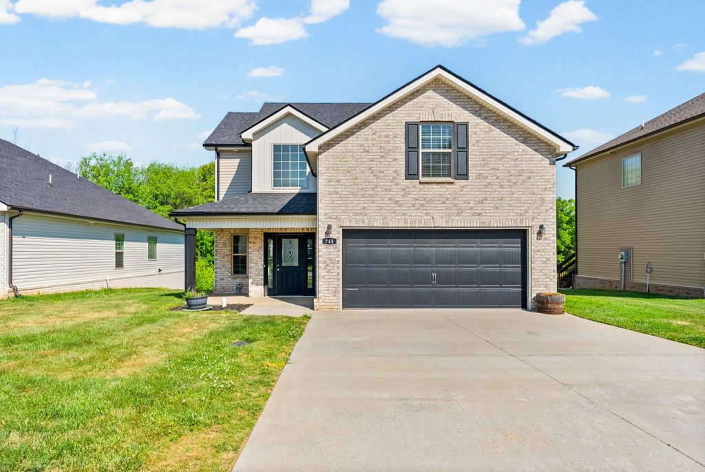 748 Jodine Ann Dr, Clarksville, TN 37043