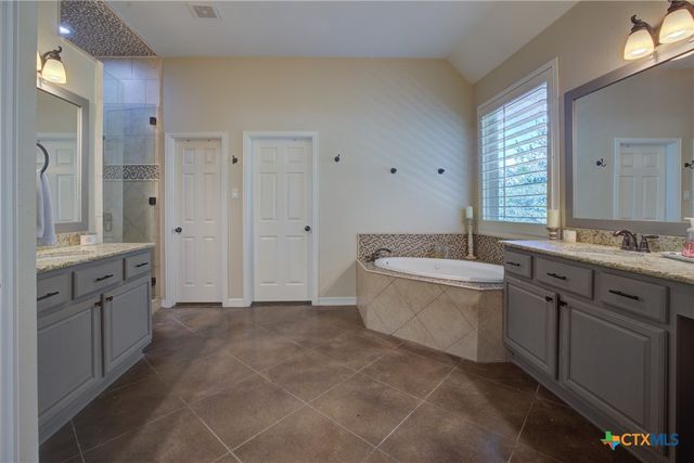 1120 Glen Wood Drive, New Braunfels, TX 78132