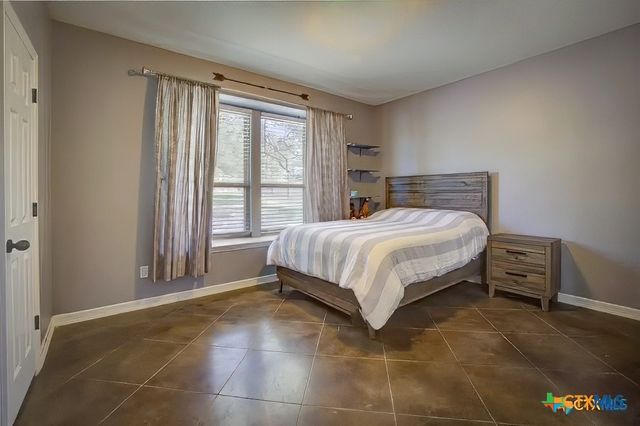 1120 Glen Wood Drive, New Braunfels, TX 78132