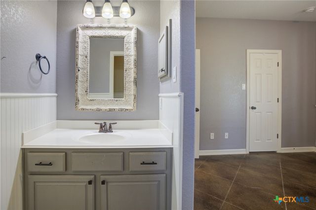 1120 Glen Wood Drive, New Braunfels, TX 78132