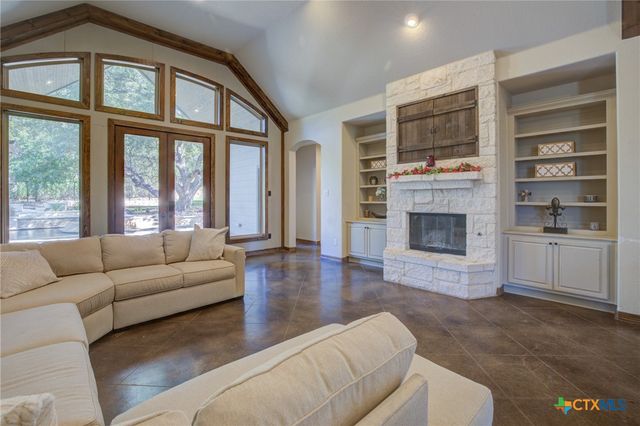 1120 Glen Wood Drive, New Braunfels, TX 78132