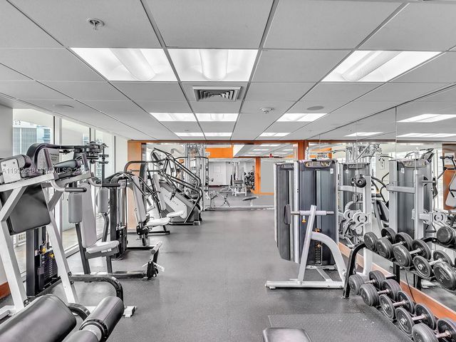 31 SE 5th St 2911, Miami, FL 33131