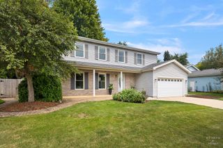 3220 W Lorient Drive, Mchenry, IL 60050