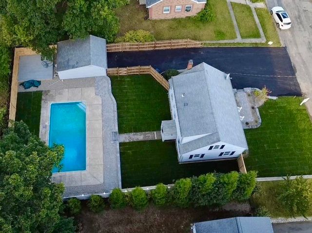 66 Belmont St, Whitman, MA 02382