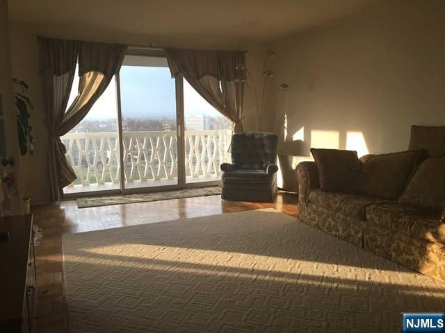 2000 Linwood Avenue 11B, Fort Lee, NJ 07024