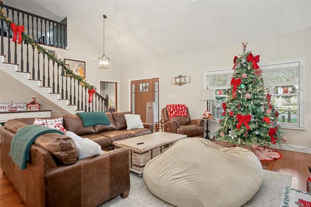 275 W DELAWARE AVENUE, Lake Helen, FL 32744