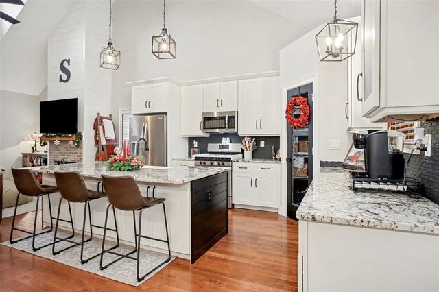 275 W DELAWARE AVENUE, Lake Helen, FL 32744