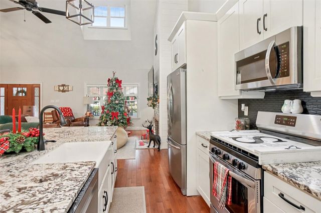 275 W DELAWARE AVENUE, Lake Helen, FL 32744