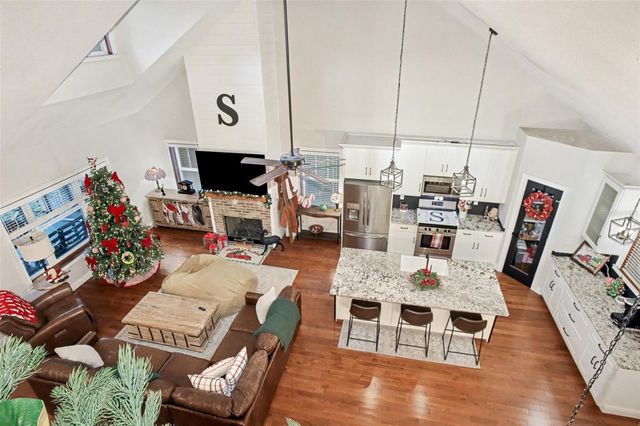 275 W DELAWARE AVENUE, Lake Helen, FL 32744