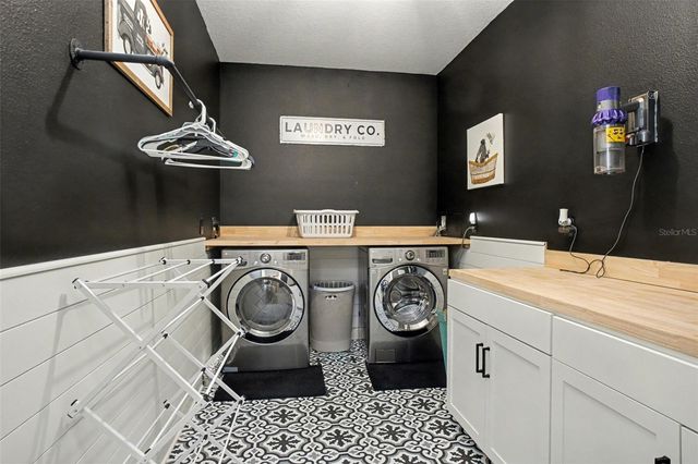 275 W DELAWARE AVENUE, Lake Helen, FL 32744