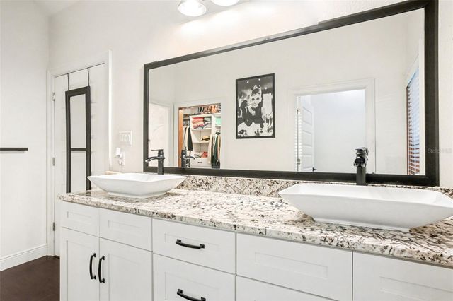 275 W DELAWARE AVENUE, Lake Helen, FL 32744