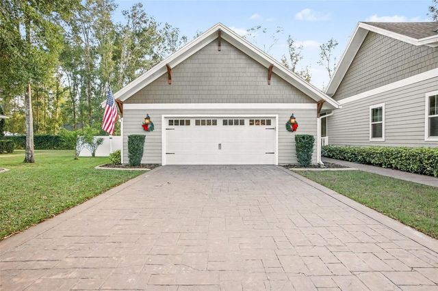 275 W DELAWARE AVENUE, Lake Helen, FL 32744