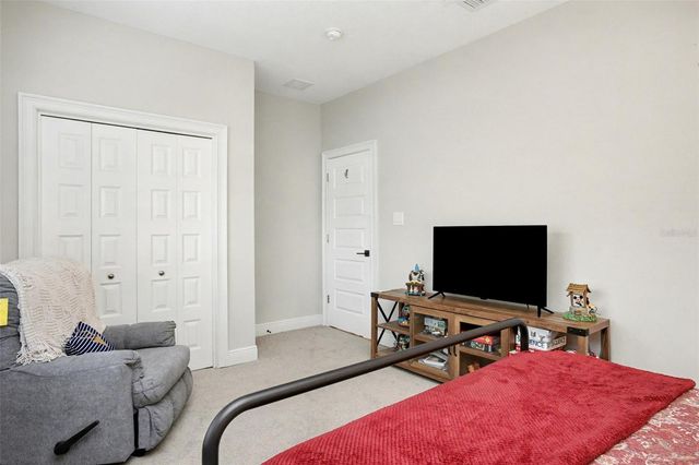 275 W DELAWARE AVENUE, Lake Helen, FL 32744