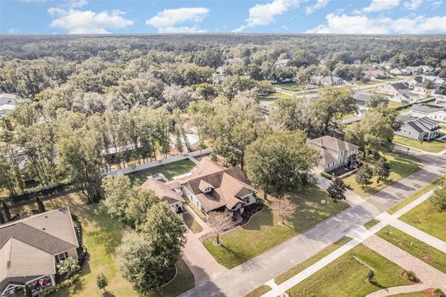 275 W DELAWARE AVENUE, Lake Helen, FL 32744
