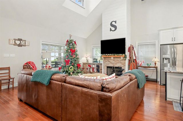 275 W DELAWARE AVENUE, Lake Helen, FL 32744