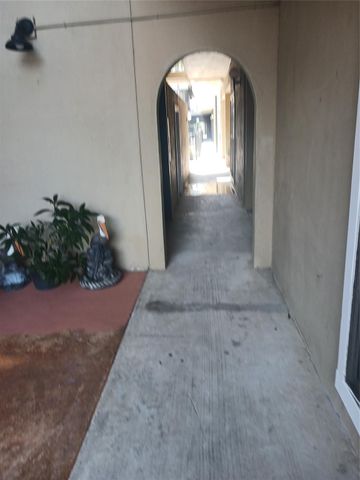 921 Marine Drive 116, Galveston, TX 77550