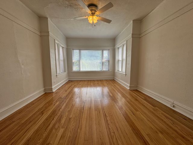 5438 W Potomac Avenue 2W, Chicago, IL 60651