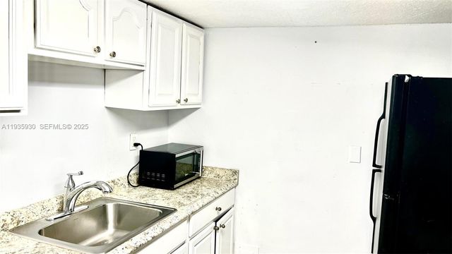 3560 SW 25th Ter Rear, Miami, FL 33133