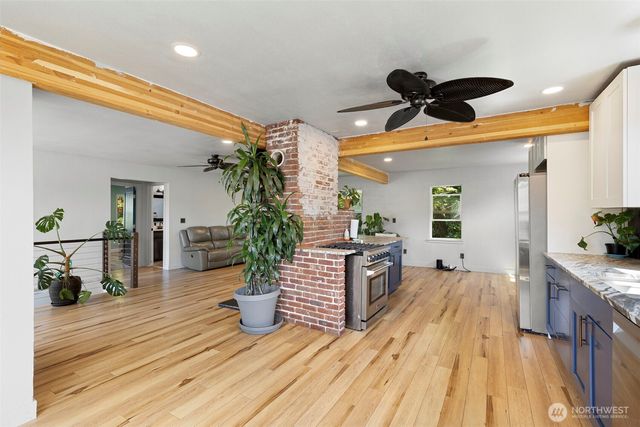 307 4th Street, Steilacoom, WA 98388