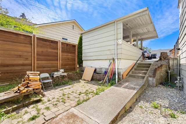 307 4th Street, Steilacoom, WA 98388