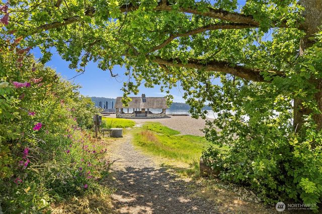 307 4th Street, Steilacoom, WA 98388