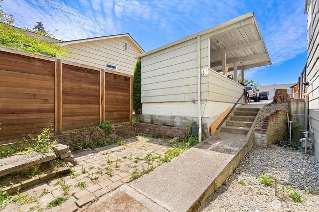 307 4th Street, Steilacoom, WA 98388