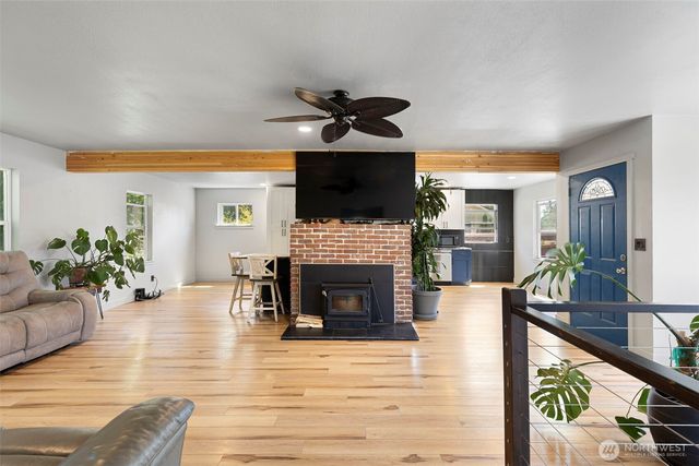 307 4th Street, Steilacoom, WA 98388