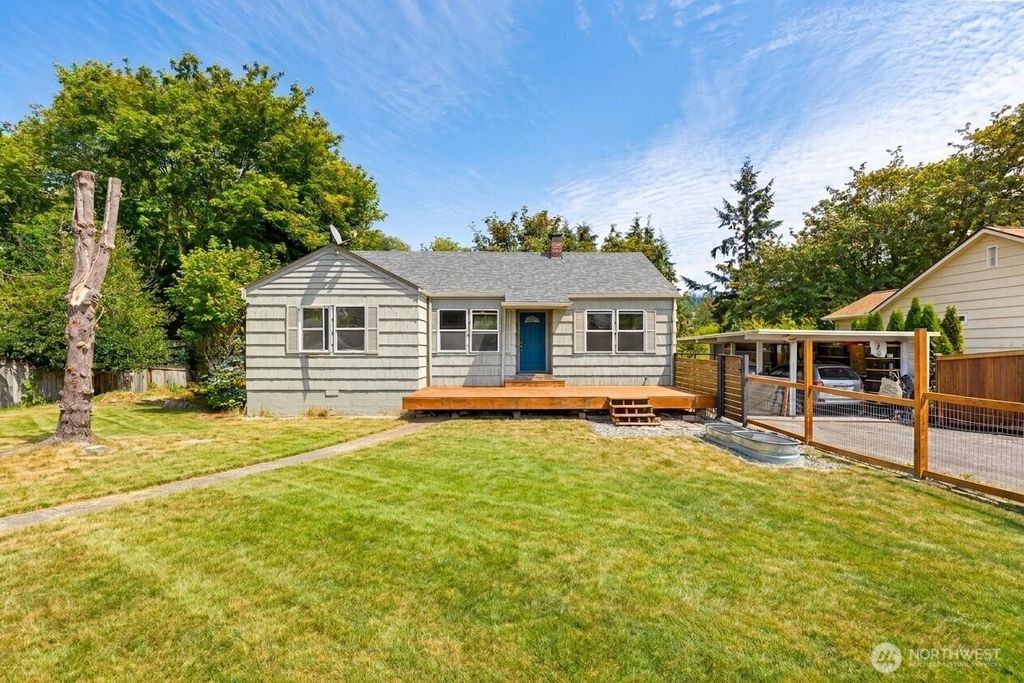 307 4th Street, Steilacoom, WA 98388