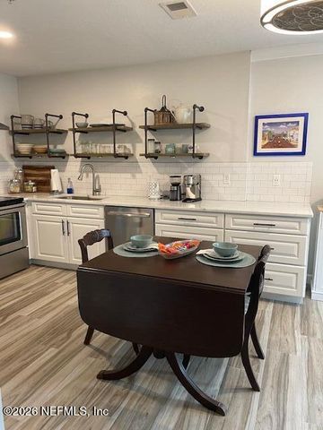 1655 THE GREENS Way 2812, Jacksonville Beach, FL 32250