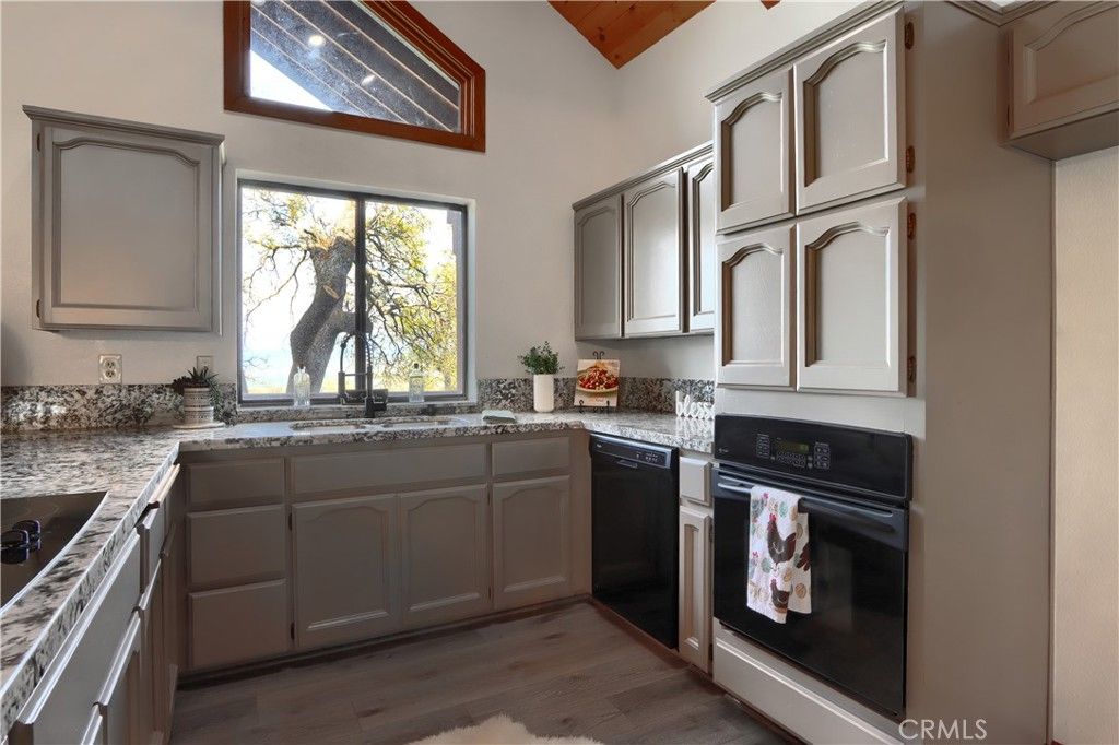 Image 16 of property listing at 41345 Lilley Mountain R, Coarsegold, CA 94614