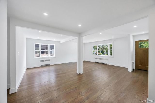 2331 Neptune Avenue, Seaford, NY 11783