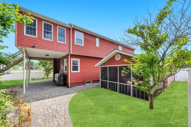 2331 Neptune Avenue, Seaford, NY 11783