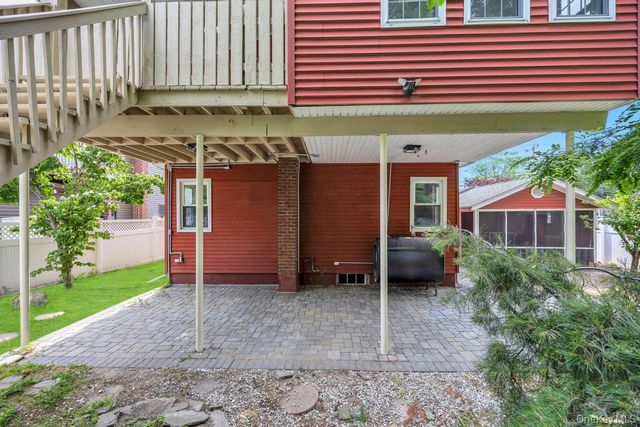 2331 Neptune Avenue, Seaford, NY 11783