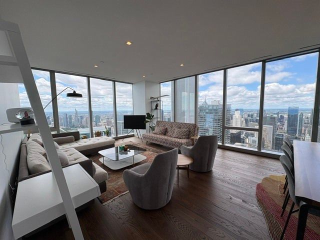 363 E Wacker Drive 6901, Chicago, IL 60601