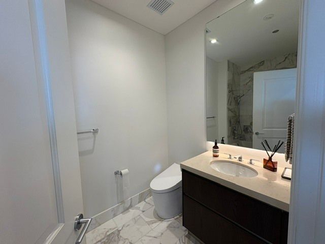 363 E Wacker Drive 6901, Chicago, IL 60601