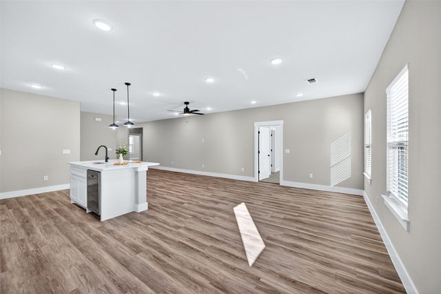 506 Broadway Street, Whitesboro, TX 76273