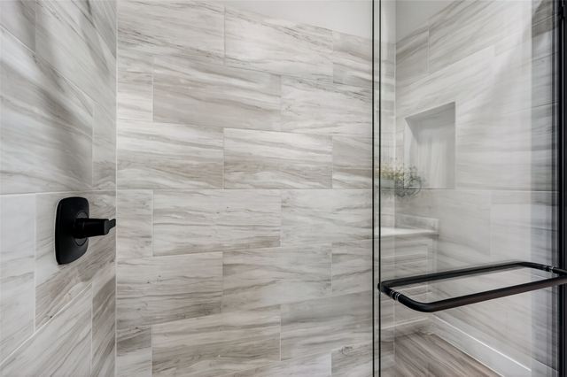 506 Broadway Street, Whitesboro, TX 76273