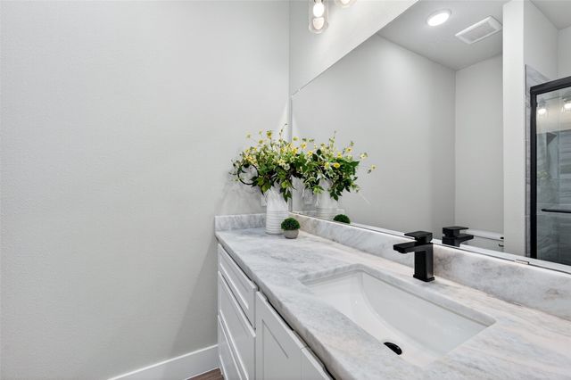 506 Broadway Street, Whitesboro, TX 76273