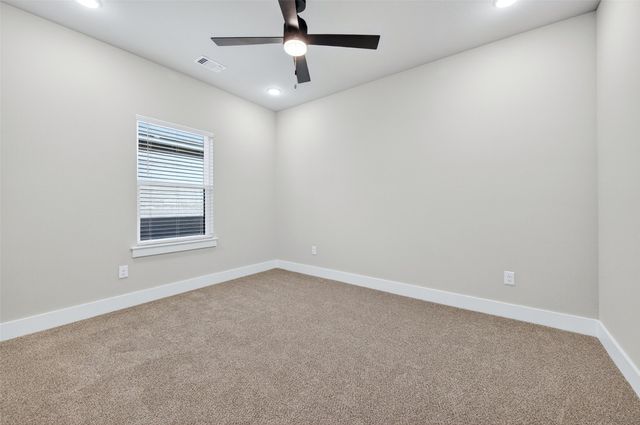 506 Broadway Street, Whitesboro, TX 76273